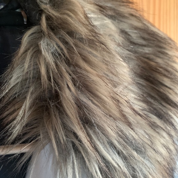 Silver jacket with fur collar - Picture 2 of 7